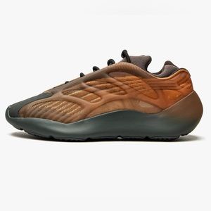 Adidas YEEZY BOOST 700 V3